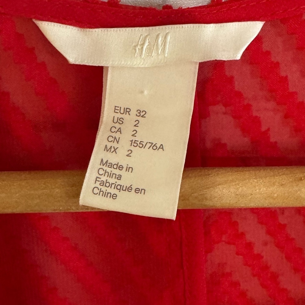 Women’s H&M long Sleeve v-neck long semi-sheer Red stunning Dress Size 2 - Picture 3 of 5